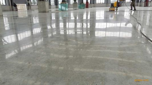 基层缺陷对盐城固化剂地坪施工的影响